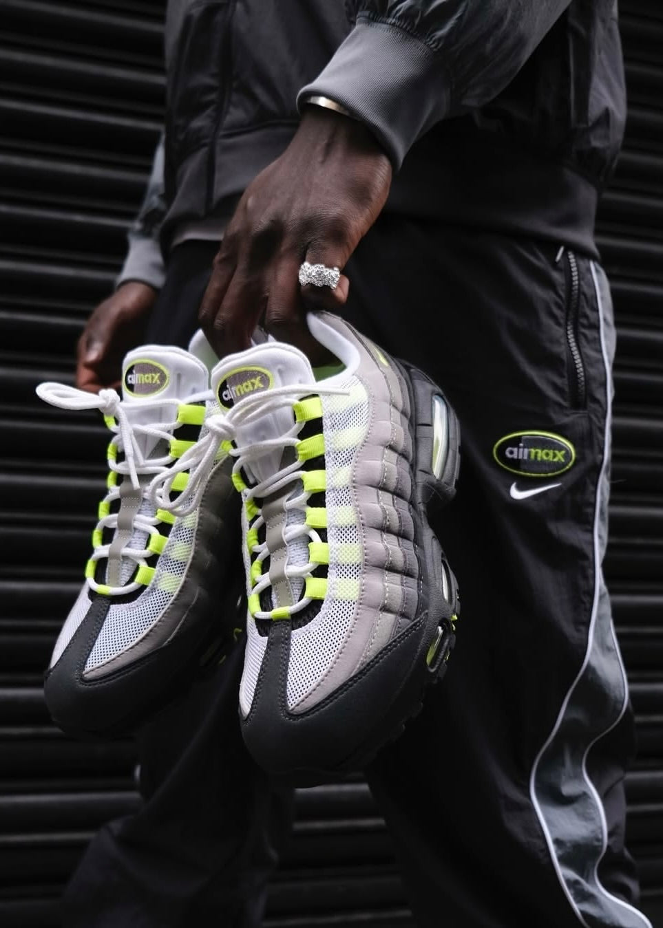 NIKE