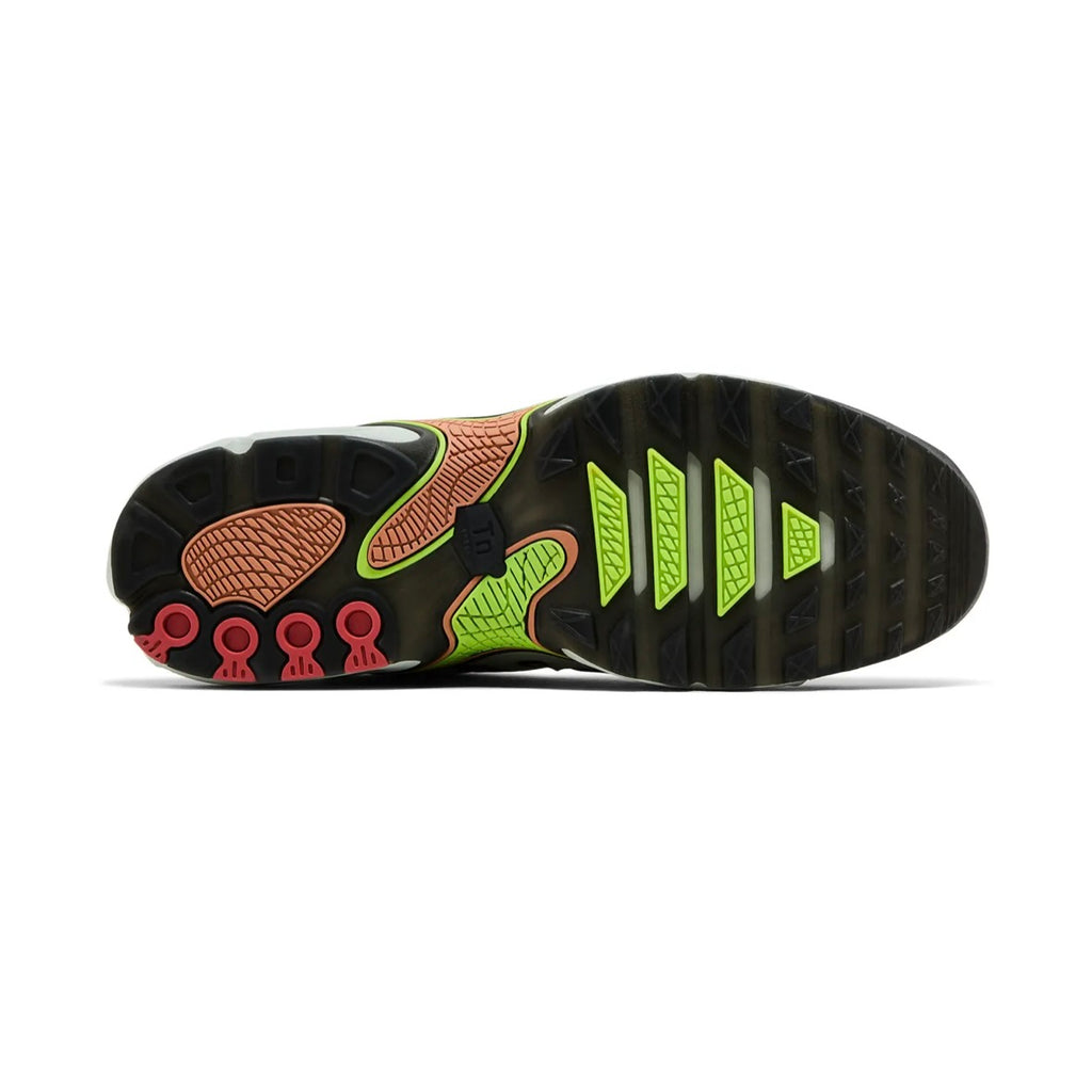 Nike Air Max Plus Drift ‘Light Silver Volt’